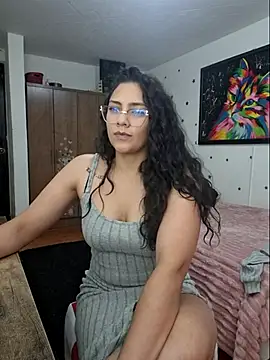 Snapshot of Thaliacooper_ chatting on 06.25.26 Thaliacooper online show from 06.25.26