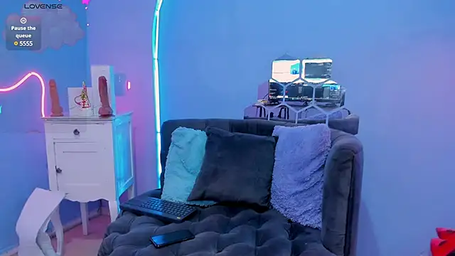 Snapshot of Megan_Do_Santos chatting on 02.05.25 Megan Do Santos online show from 02.05.25