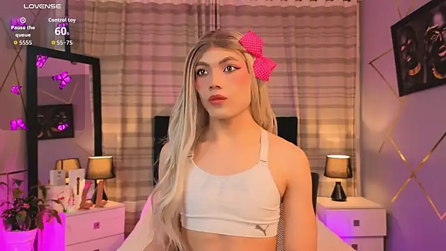 Snapshot of Megan_Do_Santos chatting on 11.10.25 Megan Do Santos online show from 11.10.25