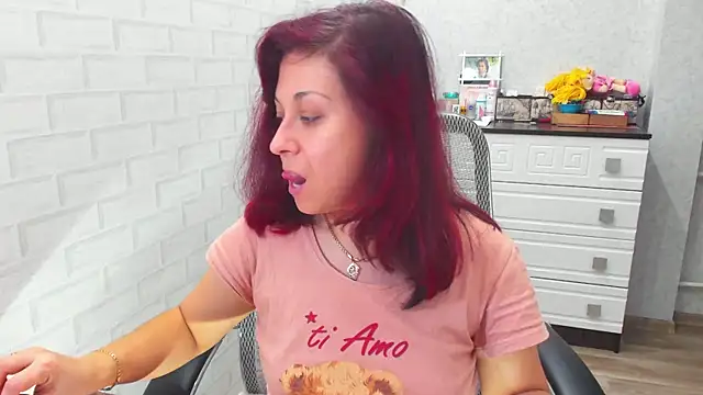 Snapshot of TeasyLana chatting on 12.03.24 TeasyLana online show from 12.03.24