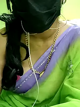 Snapshot of Aishu-tamil09 chatting on 12.19.24 Aishu-tamil09 online show from 12.19.24