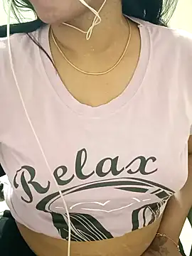 Snapshot of Aishu-tamil09 chatting on 01.27.25 Aishu-tamil09 online show from 01.27.25