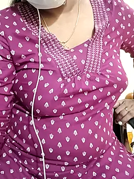 Snapshot of Aishu-tamil09 chatting on 02.25.25 Aishu-tamil09 online show from 02.25.25