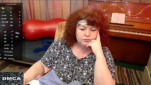 Snapshot of RoseRed69 chatting on 03.05.25 RoseRed69 online show from 03.05.25