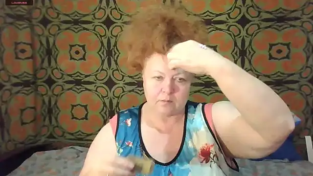 Snapshot of RoseRed69 chatting on 10.11.25 RoseRed69 online show from 10.11.25