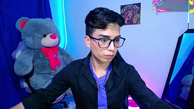 OwenBluee online show from 06.04.26