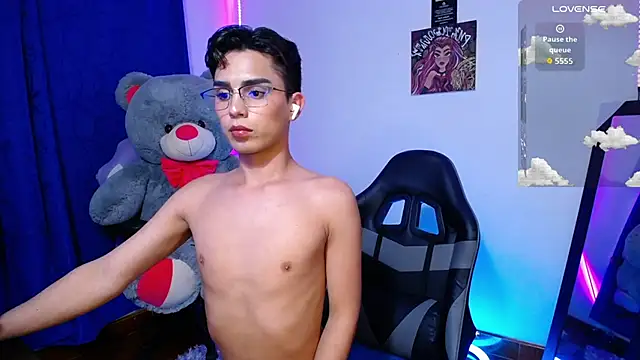 OwenBluee online show from 06.14.26