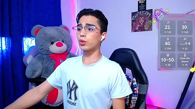 OwenBluee online show from 06.24.26