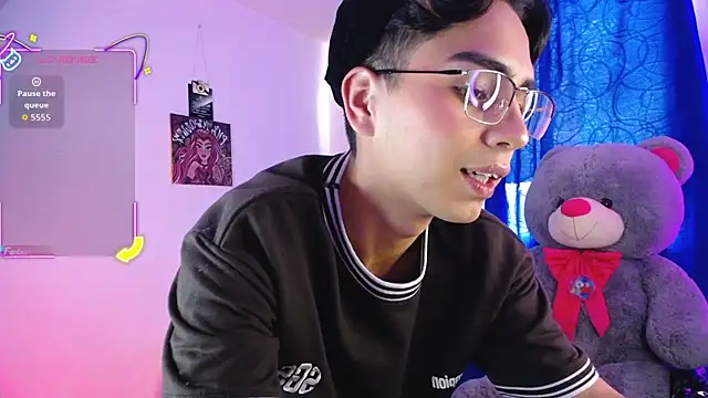 OwenBluee online show from 07.12.26