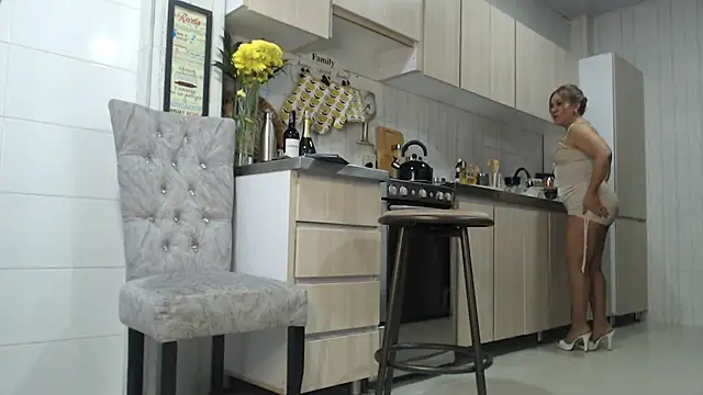 Snapshot of Jadeee_ chatting on 02.13.25 Jadeee  online show from 02.13.25