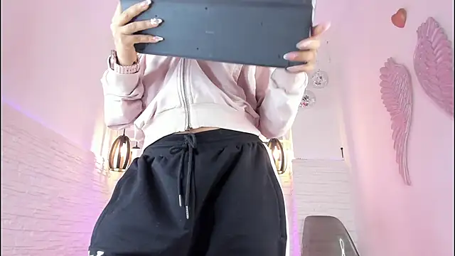 Snapshot of mia_six66 chatting on 02.02.25 mia six66 online show from 02.02.25