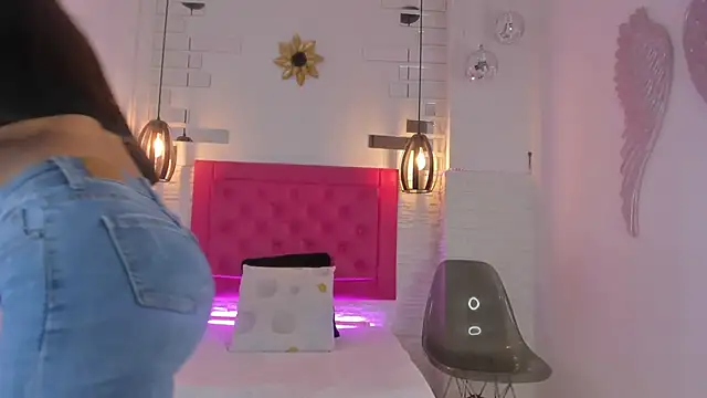 Snapshot of mia_six66 chatting on 03.08.25 mia six66 online show from 03.08.25