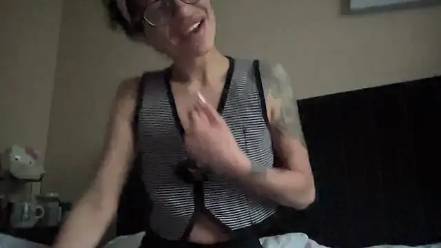Snapshot of myloveforyouu chatting on 05.04.26 myloveforyouu online show from 05.04.26