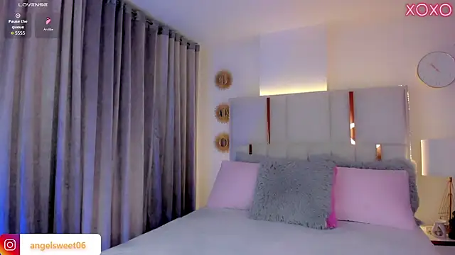 Snapshot of ANGELL06 chatting on 10.12.25 ANGELL06 online show from 10.12.25