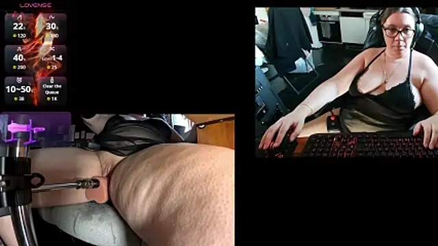 Snapshot of lili-hot-77 chatting on 06.17.26 lili-hot-77 online show from 06.17.26