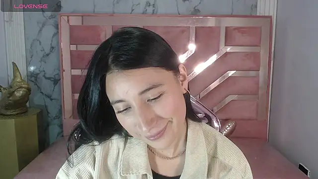 Snapshot of lizzyluk_ch chatting on 09.20.25 lizzyluk ch online show from 09.20.25
