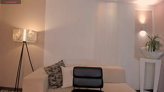 ValeriaRiveraX online show from 03.20.25