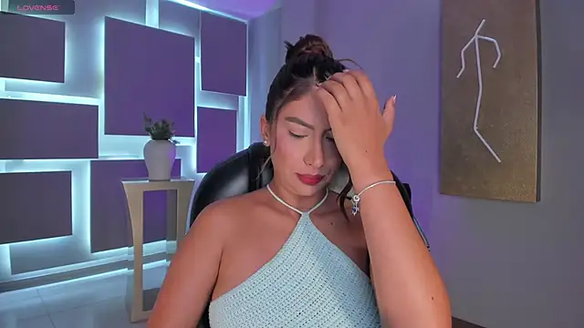 Snapshot of ArianaDumont chatting on 02.16.26 ArianaDumont online show from 02.16.26