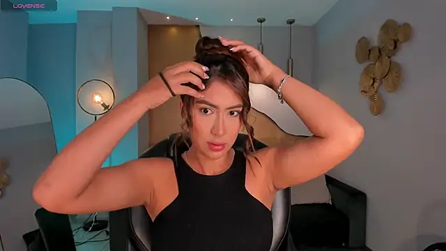 Snapshot of ArianaDumont chatting on 02.18.26 ArianaDumont online show from 02.18.26