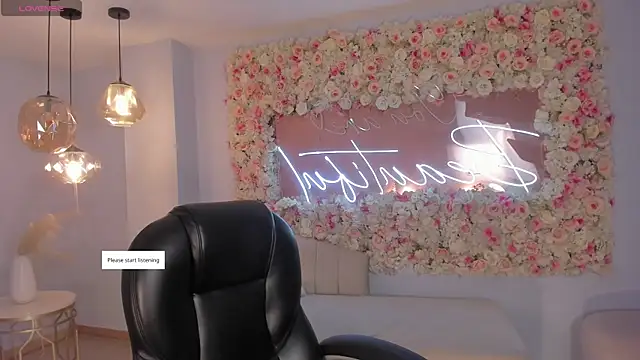Snapshot of ArianaDumont chatting on 05.02.26 ArianaDumont online show from 05.02.26