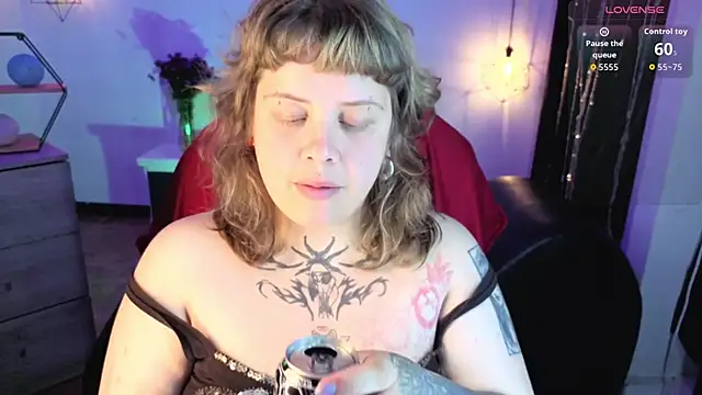 Sabrina scarlett online show from 11.10.25