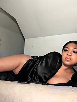 Snapshot of AUNYXXX chatting on 10.14.25 AUNYXXX online show from 10.14.25