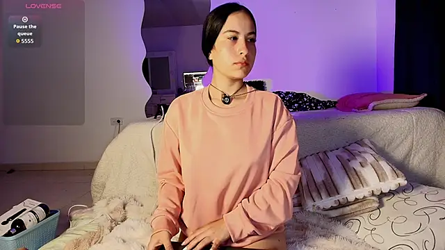 Madeline Dreams online show from 09.13.25