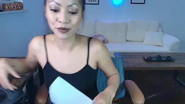 Snapshot of xKimRose chatting on 03.04.26 xKimRose online show from 03.04.26