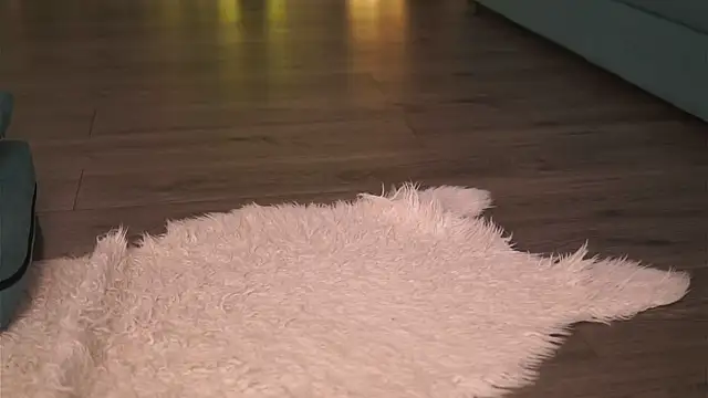 Snapshot of MissKiarra chatting on 01.28.25 MissKiarra online show from 01.28.25