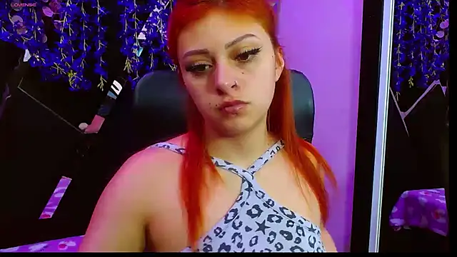 Snapshot of Emmily_Walker chatting on 10.03.25 Emmily Walker online show from 10.03.25