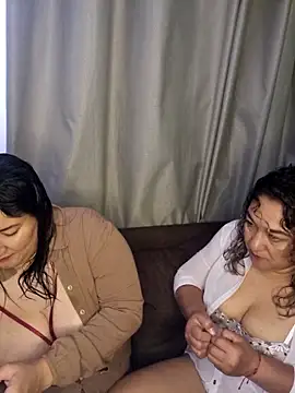 Snapshot of kitty_84 chatting on 04.17.26 kitty 84 online show from 04.17.26
