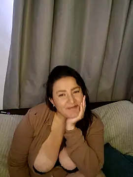 Snapshot of kitty_84 chatting on 04.28.26 kitty 84 online show from 04.28.26