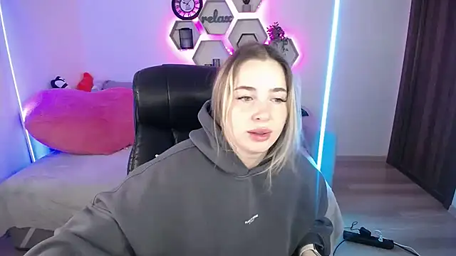 SabrinViolet online show from 10.14.25