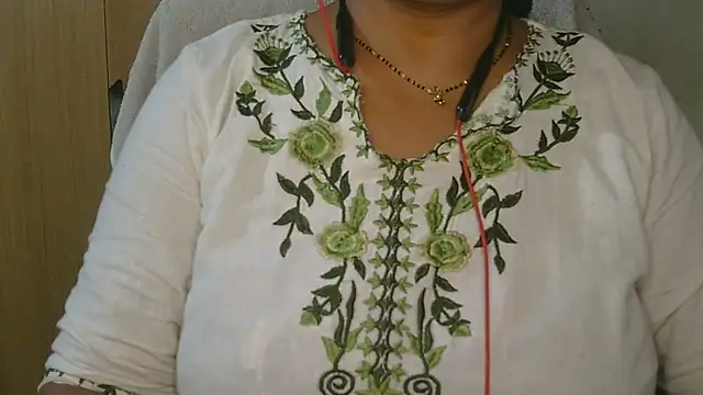 Snapshot of Cute_Ruhi99 chatting on 04.27.26 Cute Ruhi99 online show from 04.27.26