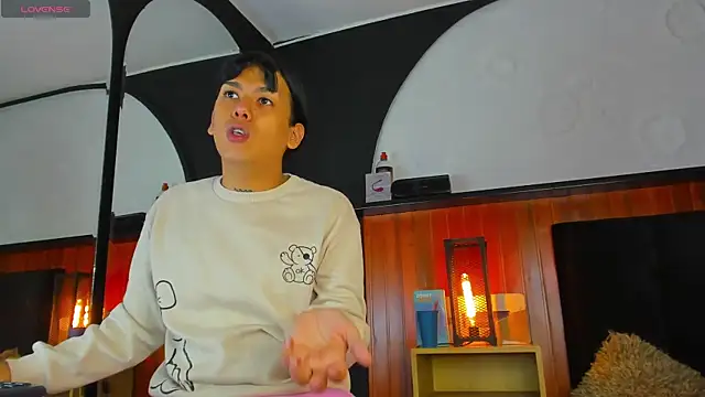 yossi peach cute online show from 05.19.26