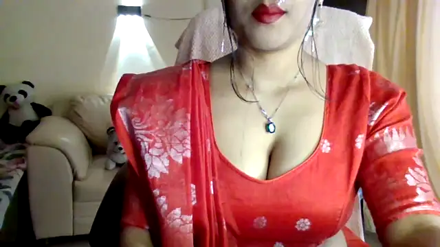 Snapshot of Queenhimanshi chatting on 04.04.26 Queenhimanshi online show from 04.04.26