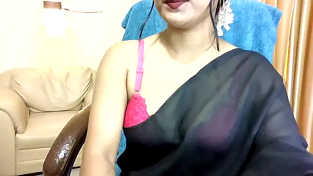 Snapshot of Queenhimanshi chatting on 05.14.26 Queenhimanshi online show from 05.14.26