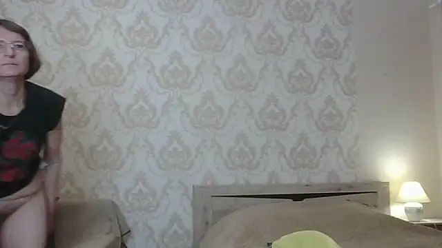 Snapshot of AN555NA chatting on 11.28.25 AN555NA online show from 11.28.25