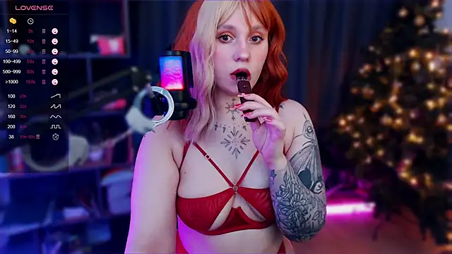 Snapshot of The_Full_Red_Moon chatting on 12.29.24 The Full Red Moon online show from 12.29.24