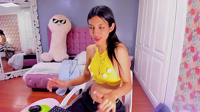 Snapshot of Iris_Stone_ chatting on 12.26.24 Iris Stone online show from 12.26.24