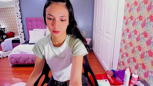 Snapshot of Iris_Stone_ chatting on 03.15.25 Iris Stone online show from 03.15.25