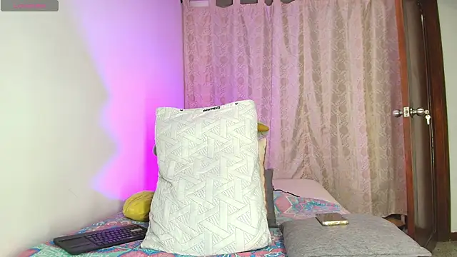 Luciana Ortiz1 online show from 04.01.26