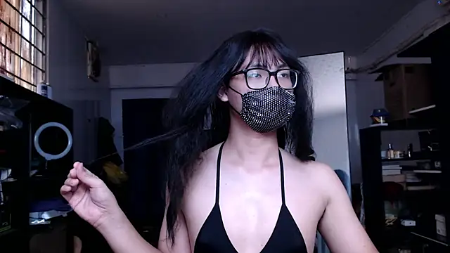 Snapshot of Erin_Song chatting on 04.12.26 Erin Song online show from 04.12.26