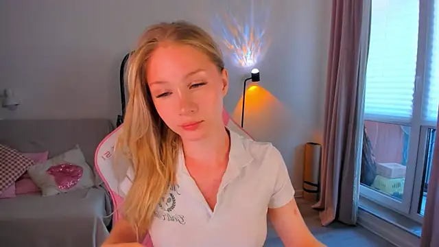 Eva Davi online show from 05.03.26