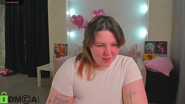 Snapshot of Ruth_Oliver chatting on 05.20.26 Ruth Oliver online show from 05.20.26