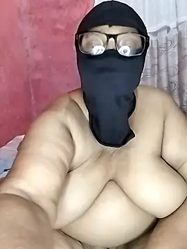 Snapshot of naughtygrannyXXX chatting on 09.14.25 naughtygrannyXXX online show from 09.14.25