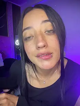 Snapshot of Ady_18 chatting on 04.15.26 Ady 18 online show from 04.15.26