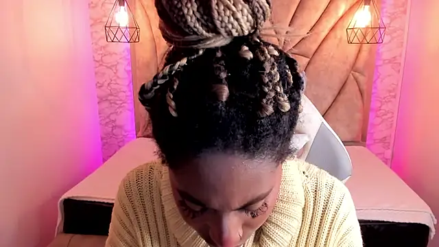 Queen perla  online show from 02.23.25