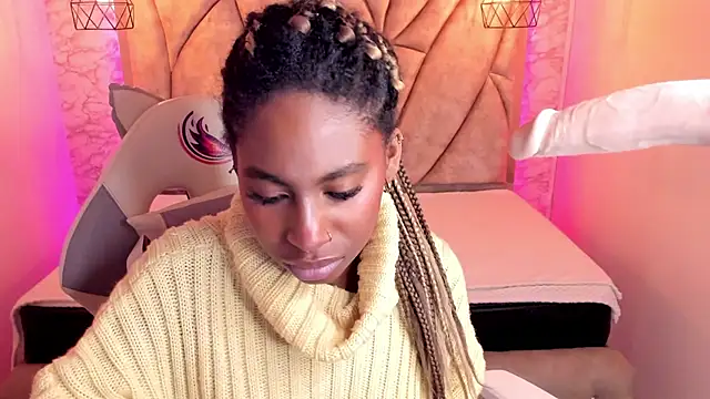 Queen perla  online show from 02.23.25