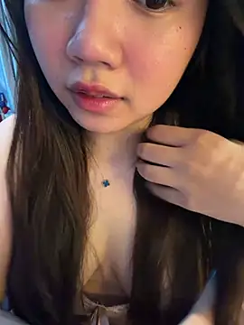 Hotellinh12 online show from 05.18.26